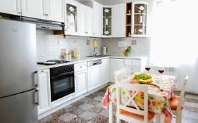 Central Garden View Home